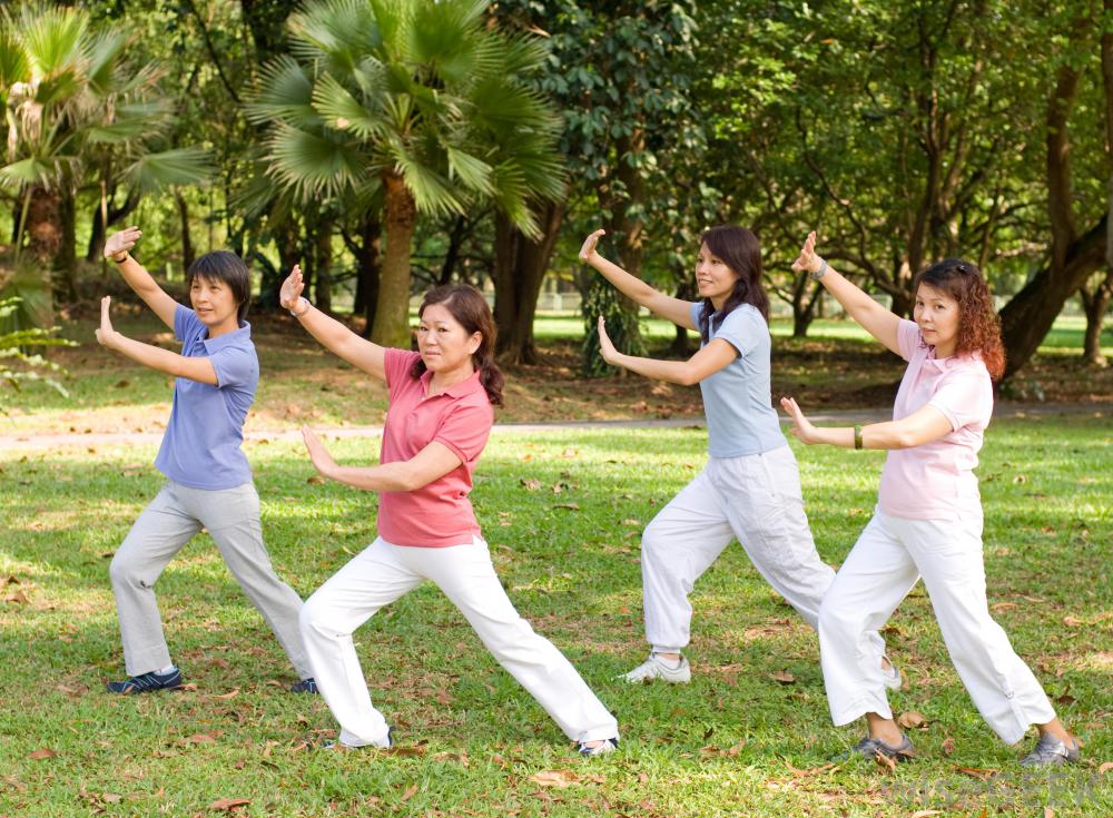 exercise and yoga by Chinese people
