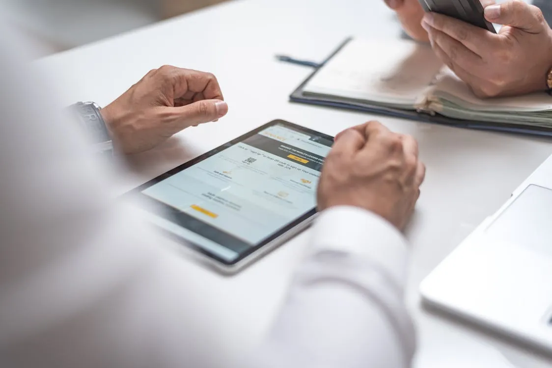 Collaborating online with devices