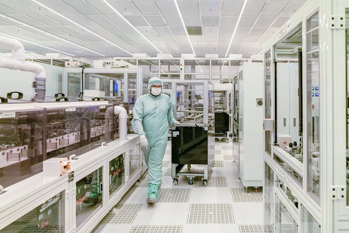 Semiconductor manufacturing cleanroom