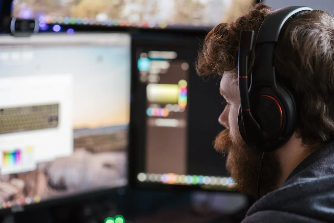 Software Ecosystem: SteamOS 3.8 and PC Gaming Flexibility