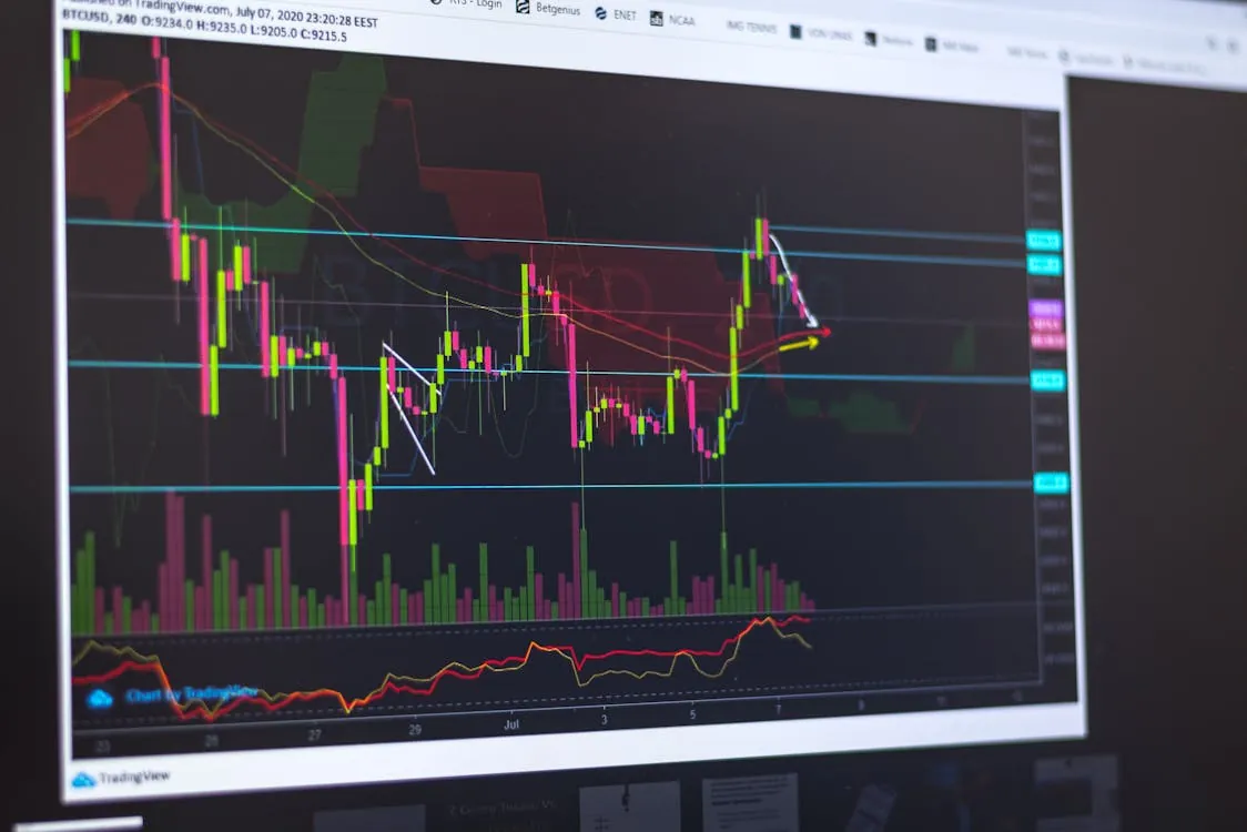 Cryptocurrency trading screen with price charts for Solana market article
