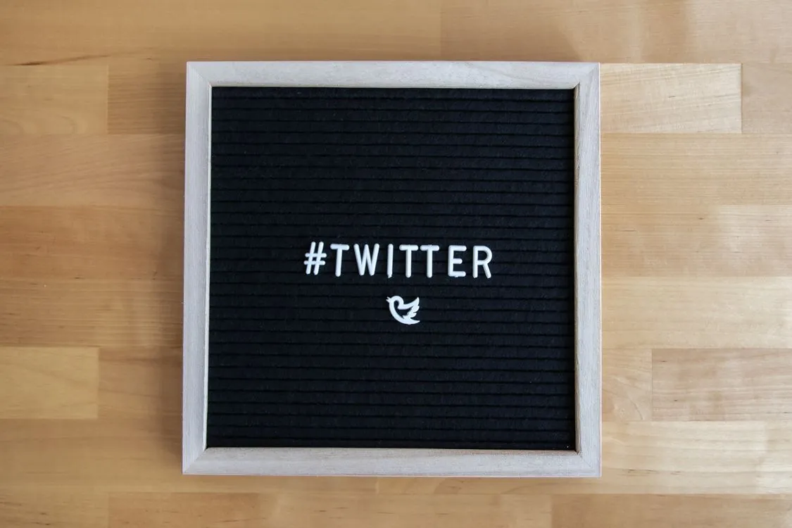 Social Media Platform AI Content Labeling and Disclosure