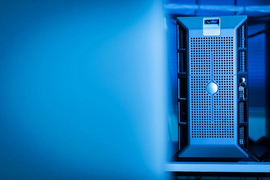 Modern database infrastructure running applications with field-level encryption