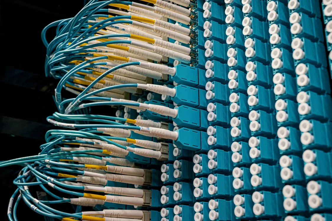 SQLite connection pooling and concurrency