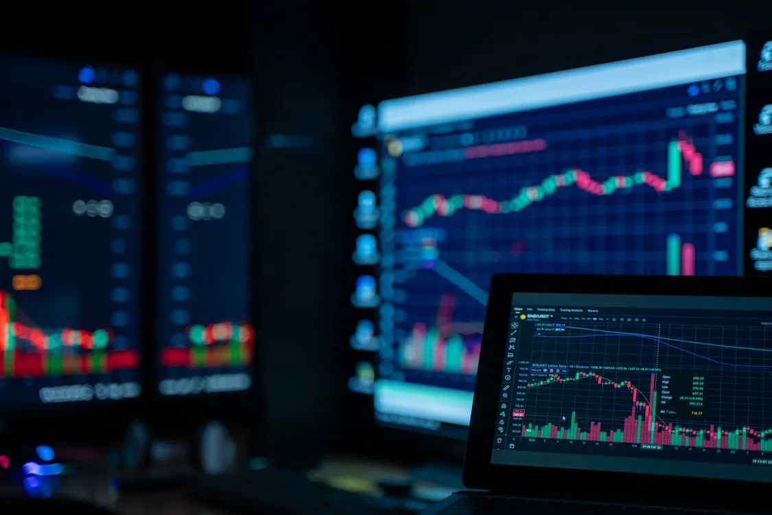 Tech market trading charts