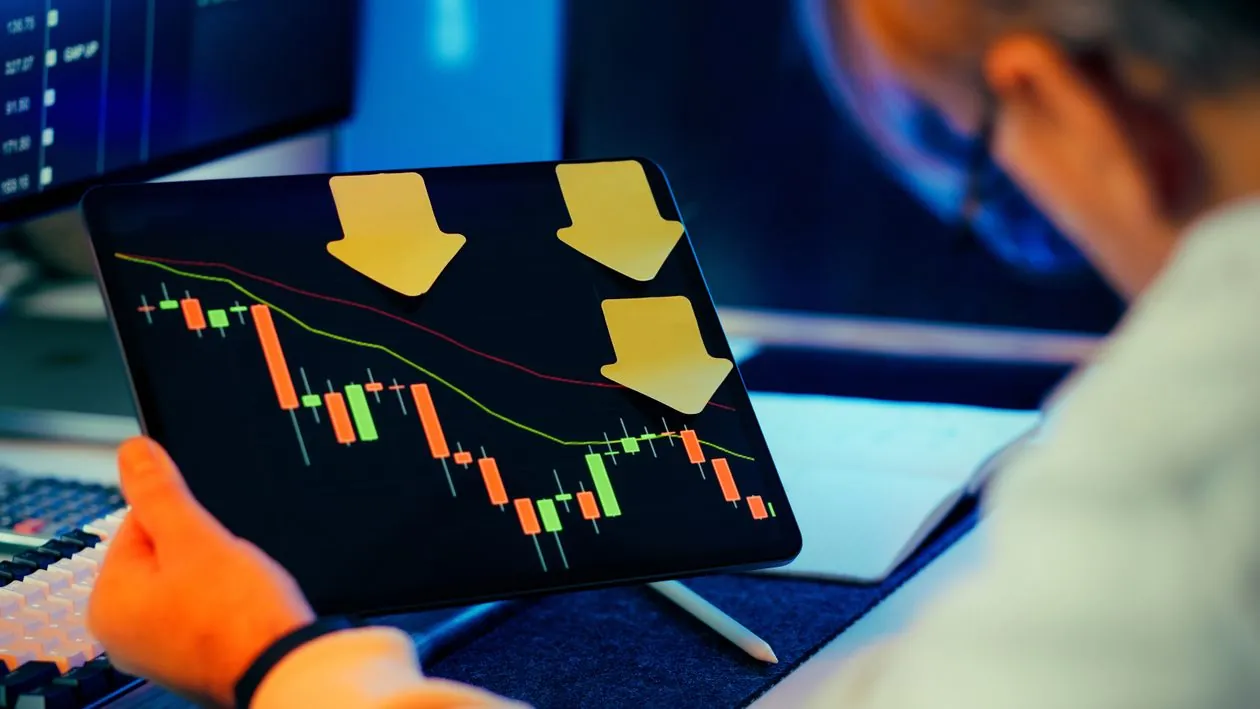 Circular Financing and the 1990s Echo