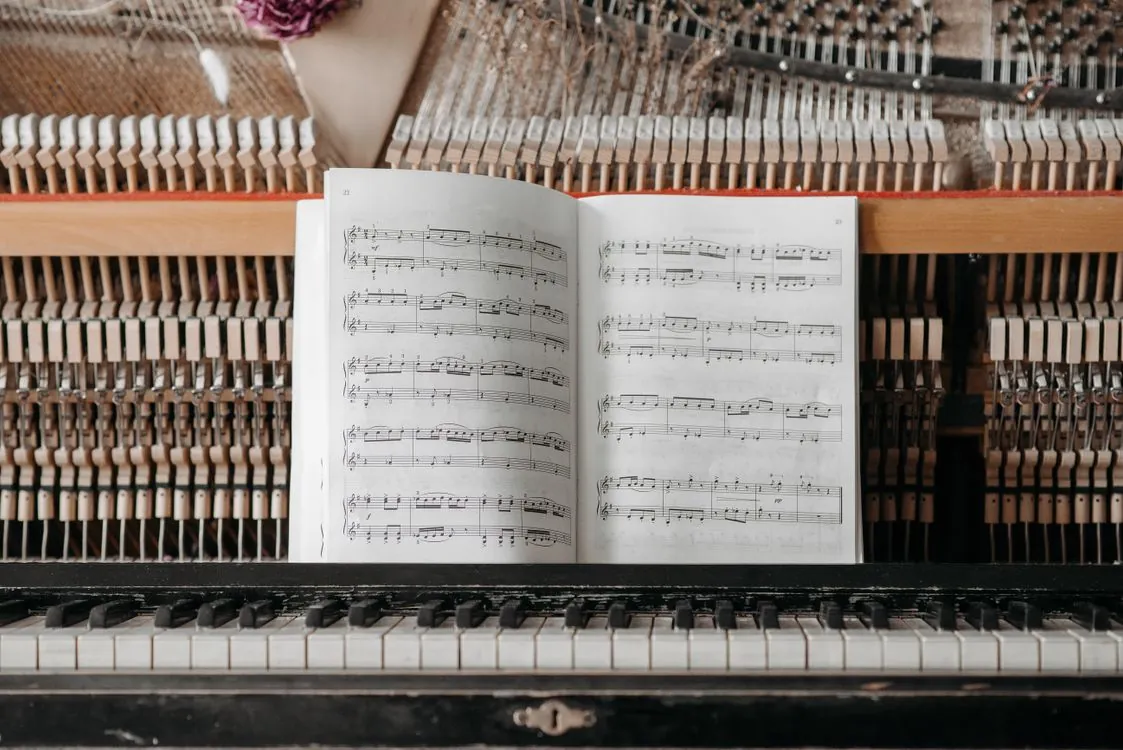 Scales, Harmonization, and Key Detection